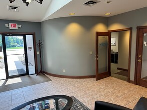 7000 Piper Glen Dr, Springfield, IL for rent Building Photo- Image 1 of 17