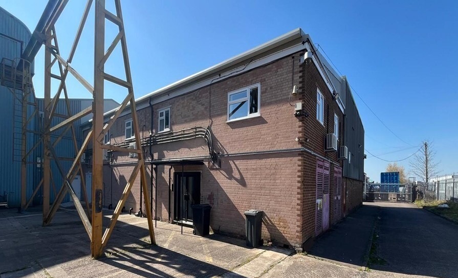 Westgate, Aldridge to rent Building Photo- Image 1 of 5