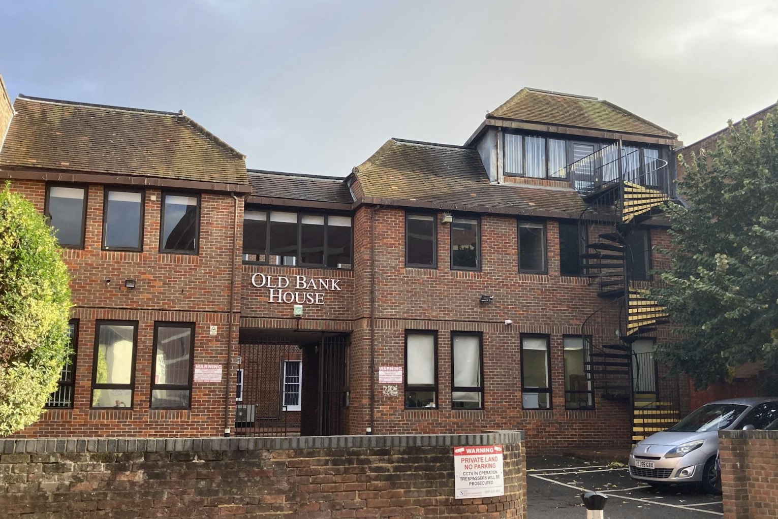 39-39a High St, High Wycombe to rent Building Photo- Image 1 of 6