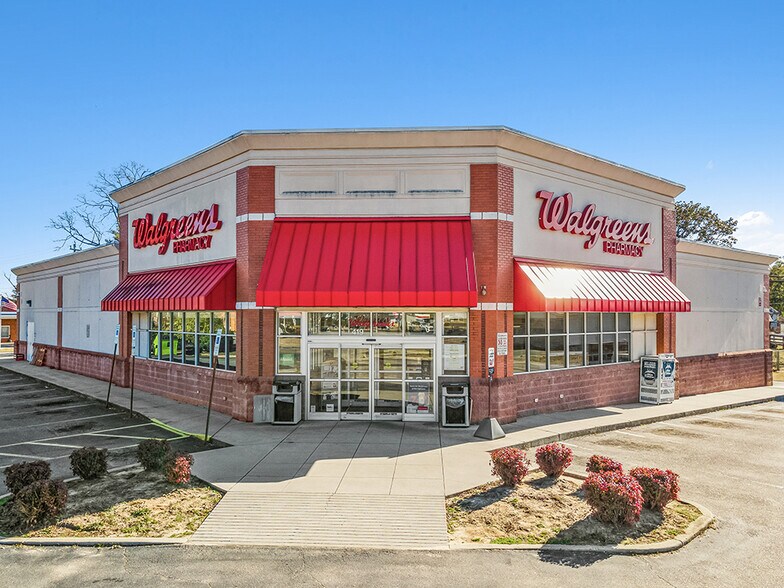 419 W Broad St, Saint Pauls 28384 UK