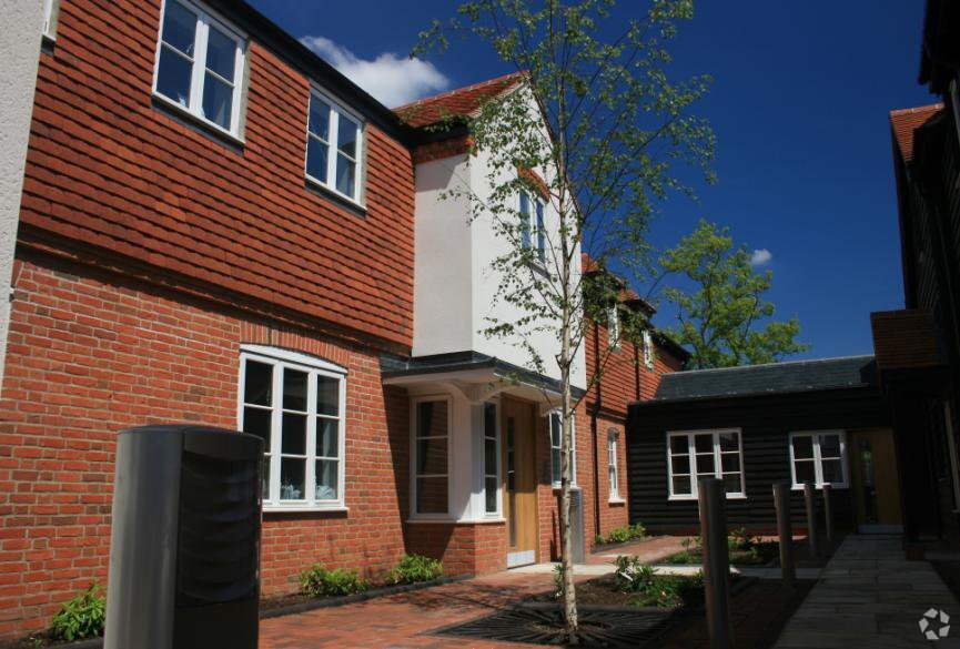 Victoria Rd, Farnham, GU9 7RD UK