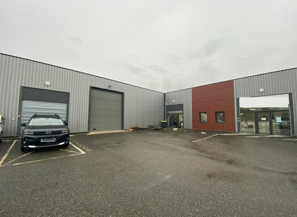 Light Industrial in Montrabé to rent Building Photo- Image 1 of 4