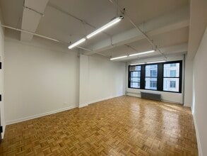 325 W 38th St, New York, NY for rent Building Photo- Image 1 of 5