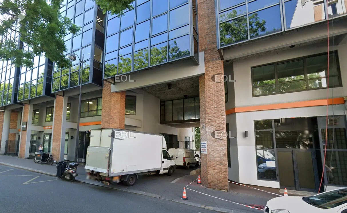 Light Industrial in Paris to rent Building Photo- Image 1 of 8