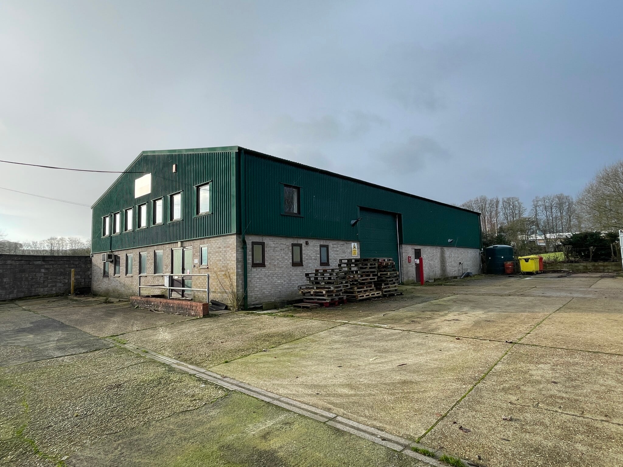 Hollom Down Rd, Salisbury to rent Primary Photo- Image 1 of 2