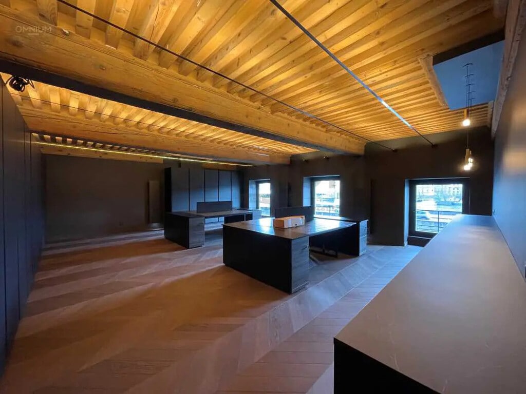 Location Bureaux 149 m² - Photo 1