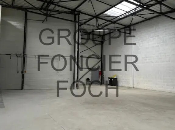 Light Industrial in Saint-Priest to rent Interior Photo- Image 1 of 7