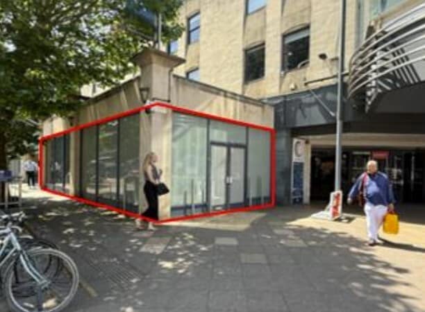 Whiteladies Rd, Bristol to rent - Building Photo - Image 3 of 3