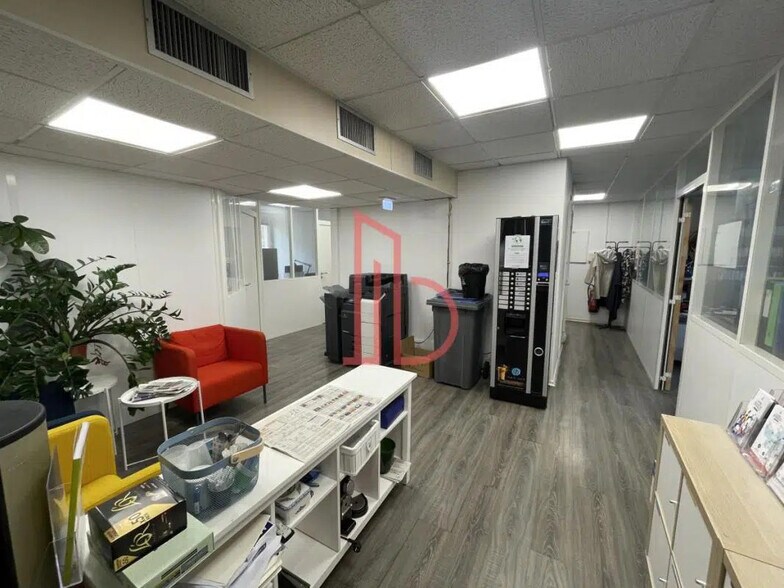 Office in Bordeaux to rent - Interior Photo - Image 2 of 5