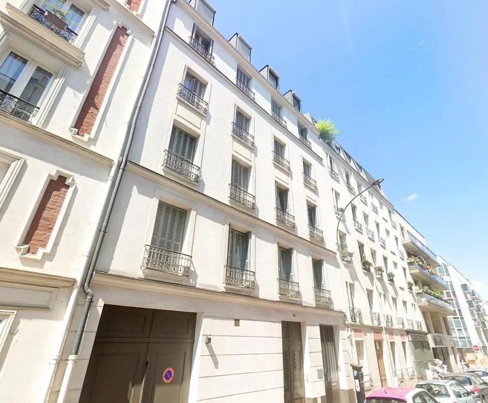 Office in Levallois-Perret to rent Building Photo- Image 1 of 17