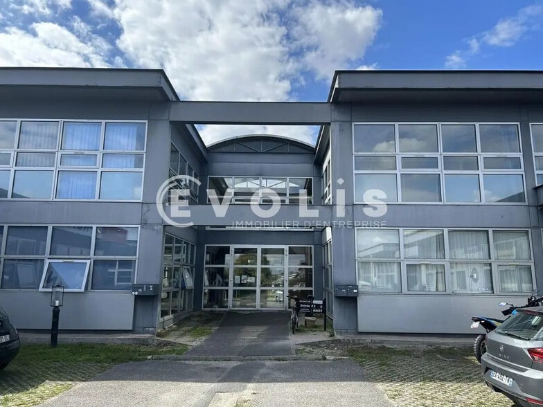 Office in Bordeaux to rent - Building Photo - Image 2 of 13