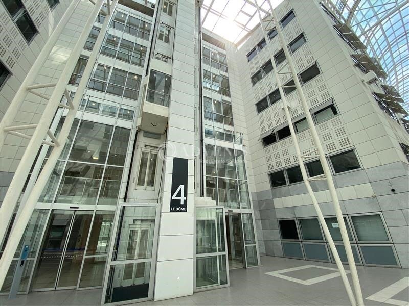Office in Tremblay-en-France to rent Building Photo- Image 1 of 7