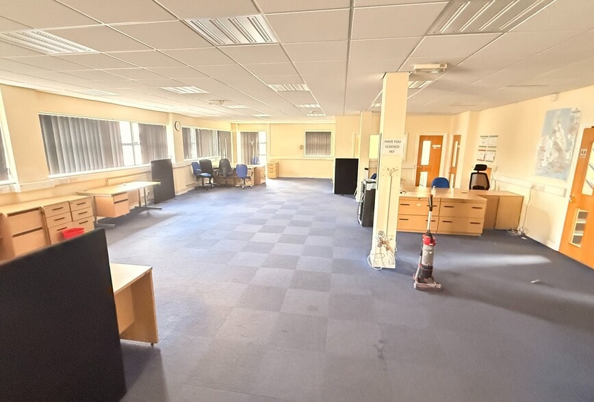 Rough Hey Rd, Grimsargh to rent - Building Photo - Image 3 of 4