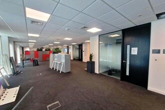 16 Bartley Way, Hook to rent Interior Photo- Image 2 of 10