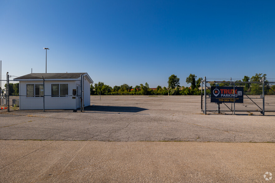 4300 Church Rd, Centreville, IL for rent - Building Photo - Image 1 of 21