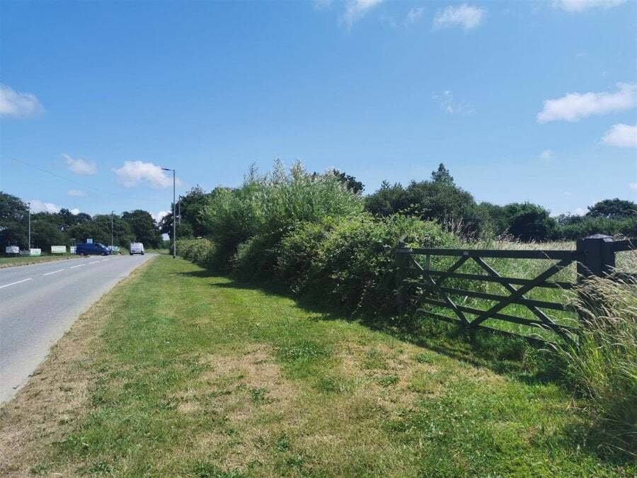 Hatchmoor Rd, Torrington for sale Primary Photo- Image 1 of 1