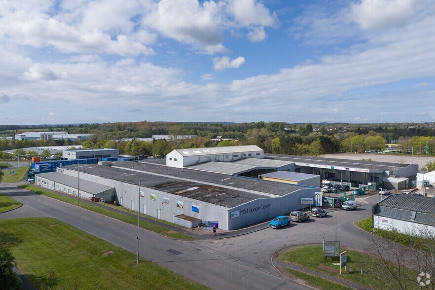 Unit 15a & 15b, M54 Space Centre, Halesfield 8, Madeley to rent - Building Photo - Image 2 of 7