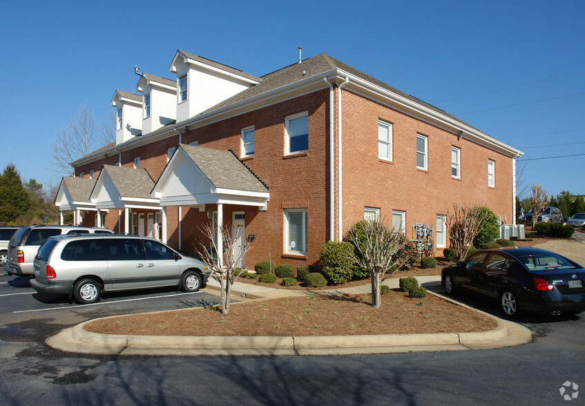 997 Commerce Dr SW, Conyers, GA for rent - Building Photo - Image 2 of 38