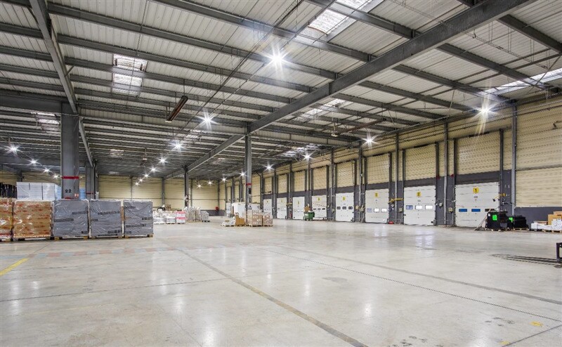 Industrial in Mitry-Mory to rent - Interior Photo - Image 1 of 8