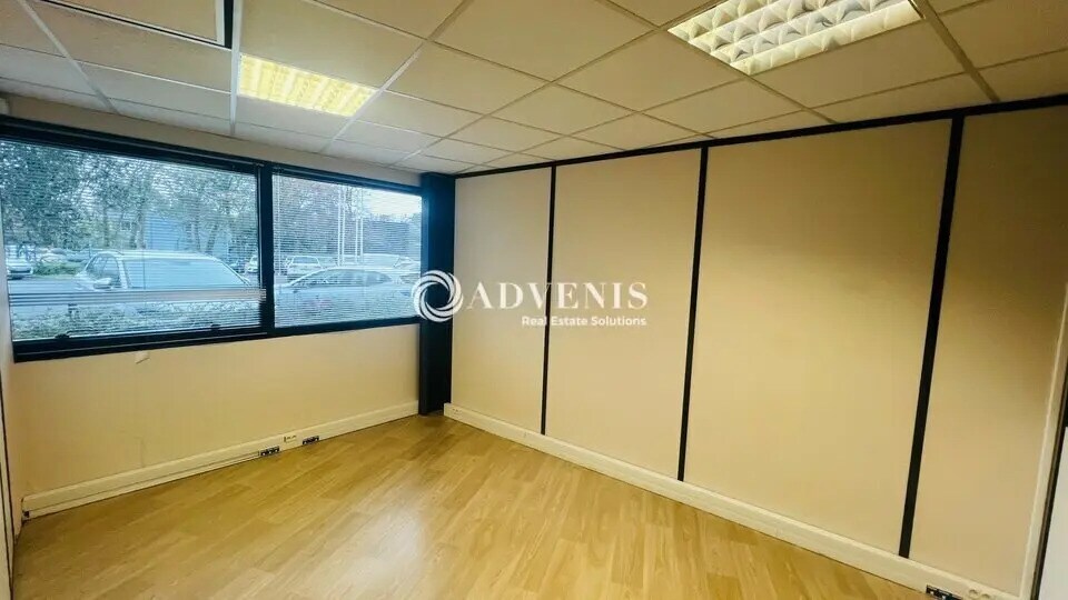 Office in Mérignac to rent - Interior Photo - Image 3 of 5