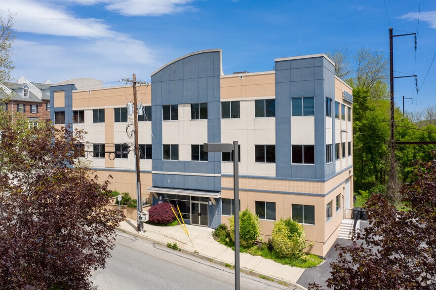 401 E Elm St, Conshohocken, PA to rent - Building Photo - Image 2 of 5