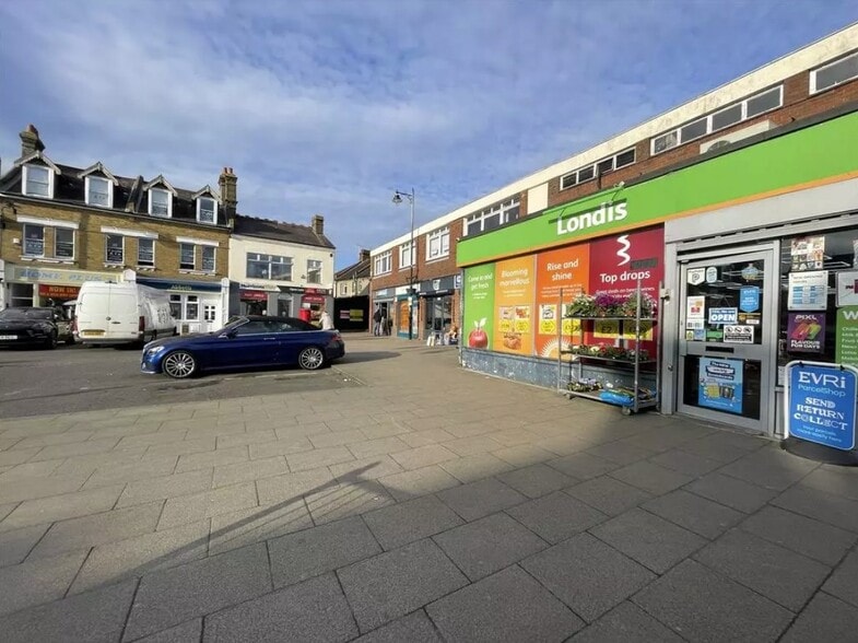 2-12 West St, Rochford to rent - Primary Photo - Image 1 of 2