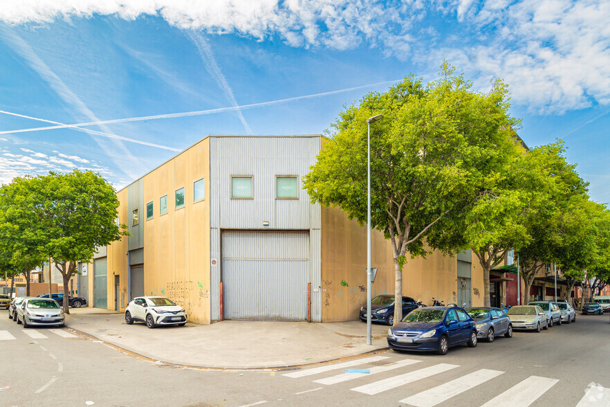 Industrial in Badalona, BAR for sale - Building Photo - Image 2 of 2