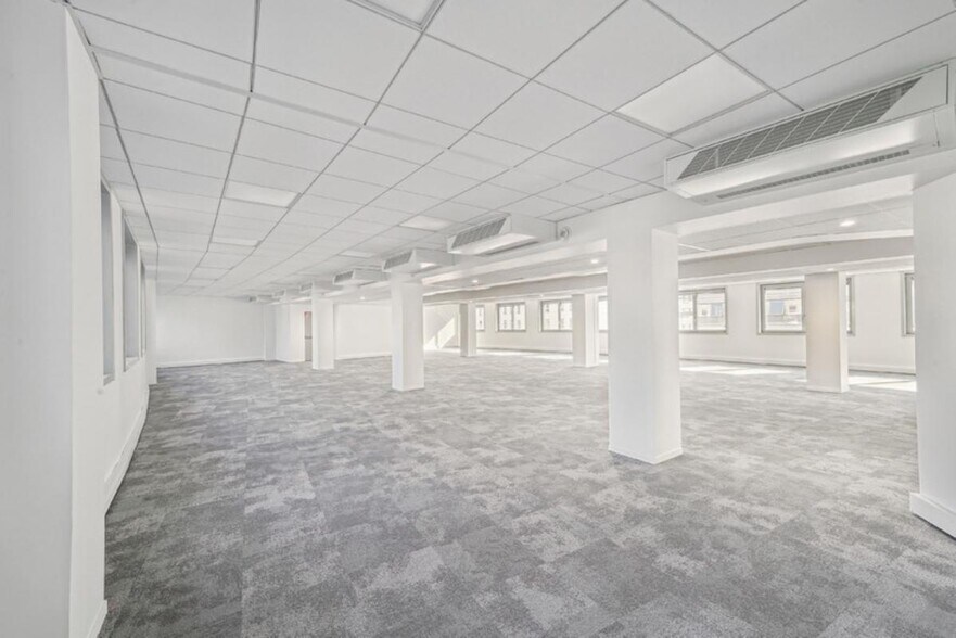 Office in Lyon to rent - Interior Photo - Image 2 of 9