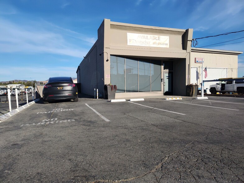 2600 N Main St, Walnut Creek, CA for rent - Building Photo - Image 1 of 8