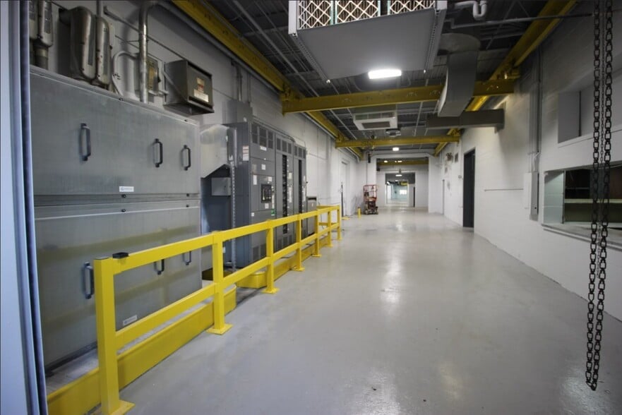 1390 Mt Read Blvd, Rochester, NY to rent - Building Photo - Image 2 of 33