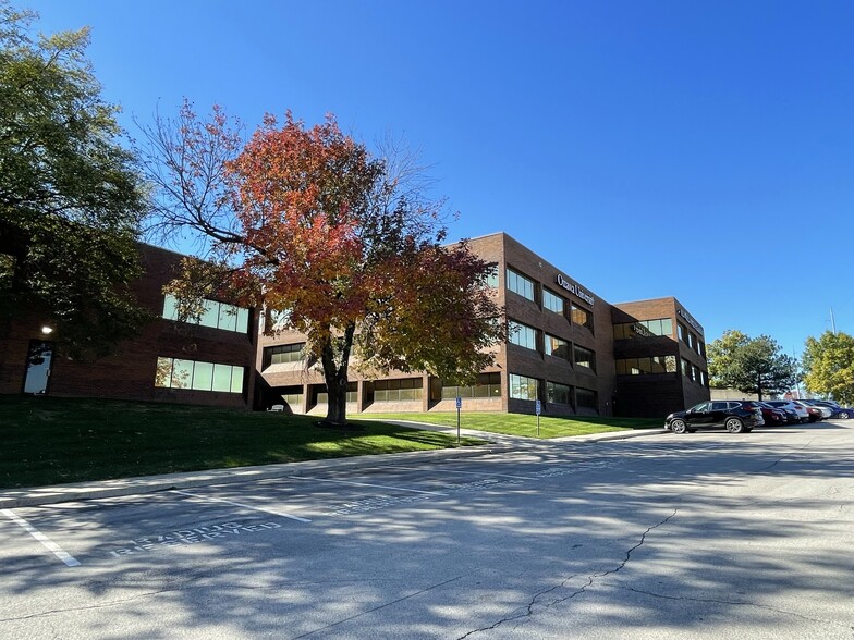 4370 W 109th St, Overland Park, KS for rent - Building Photo - Image 1 of 4