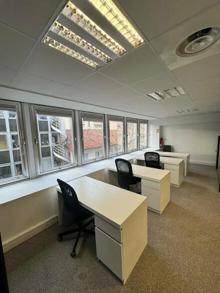 Office in Marseille to rent - Interior Photo - Image 3 of 8