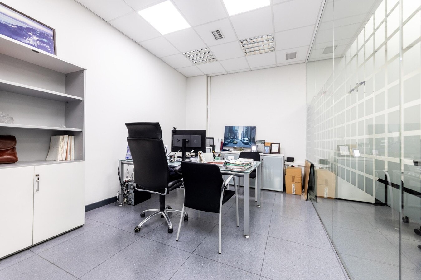 Madrid, MAD 28045 - Unit Pt: 08 - - Interior Photo - Image 2 of 11