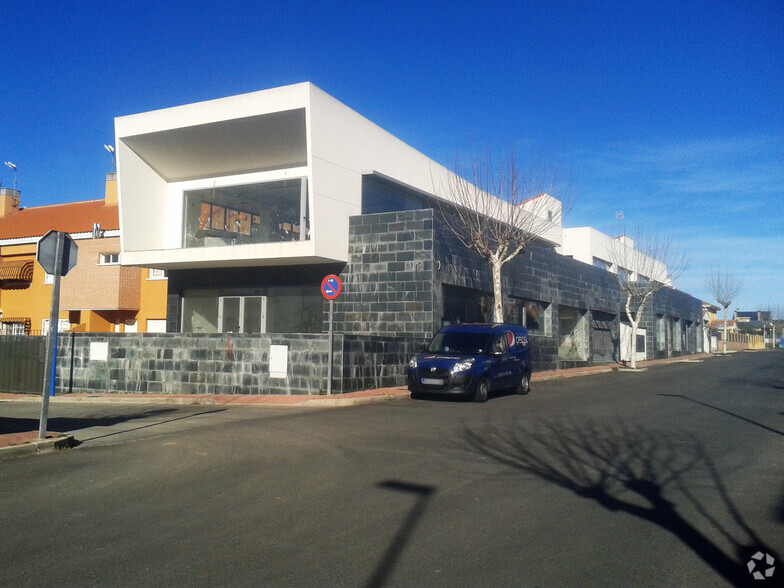 Calle la Coruña, 2, Torrejón del Rey, Guadalajara for sale - Building Photo - Image 1 of 4