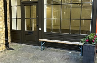 Smiths Ct, London to rent Building Photo- Image 2 of 2