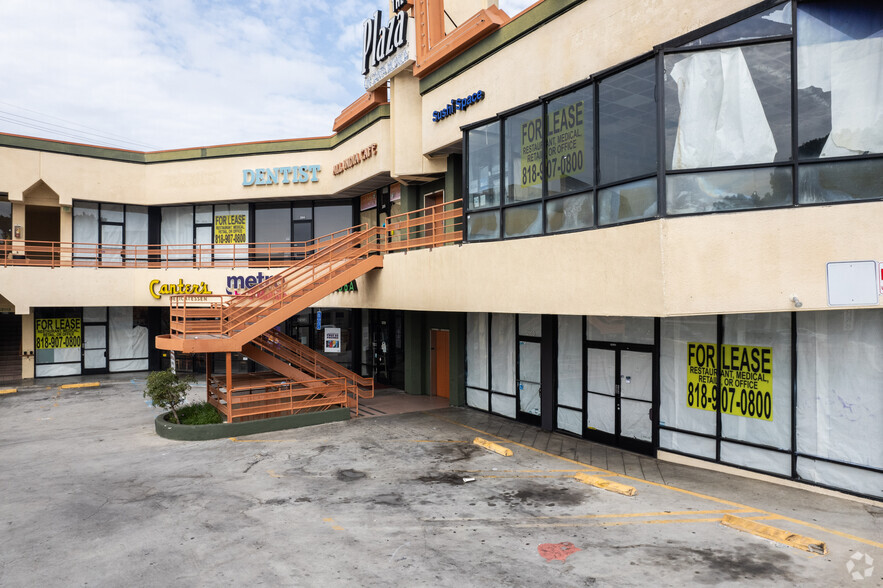 12101-12117 Santa Monica Blvd, Los Angeles, CA for rent - Building Photo - Image 3 of 4