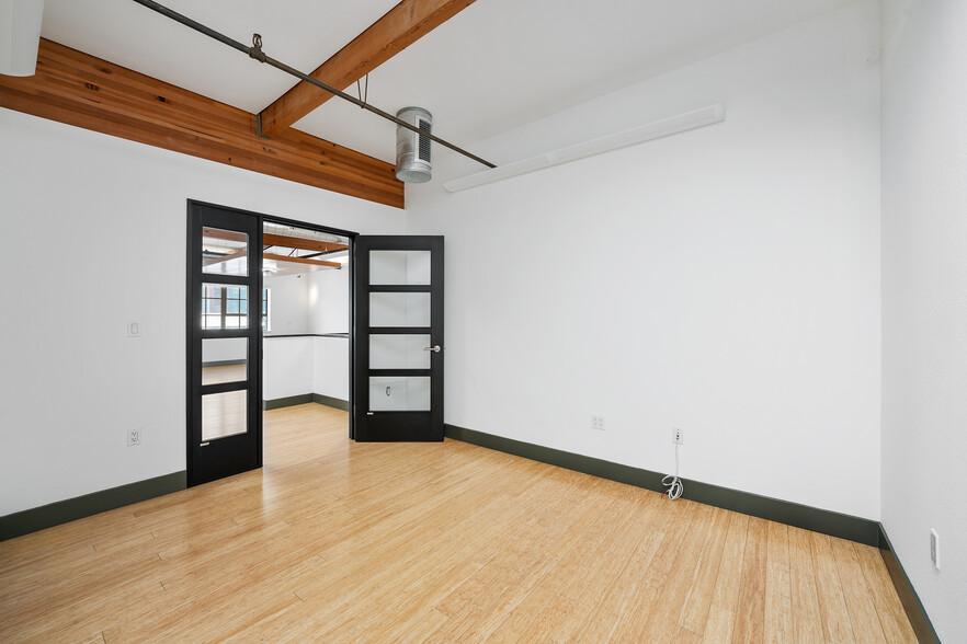 42 Dore St, San Francisco, CA for rent - Interior Photo - Image 2 of 67