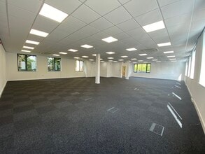 253 Capability Green, Luton to rent Interior Photo- Image 2 of 4