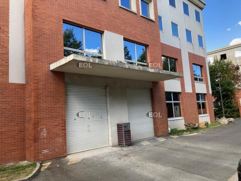 Light Industrial in Chevilly-Larue to rent - Building Photo - Image 1 of 4