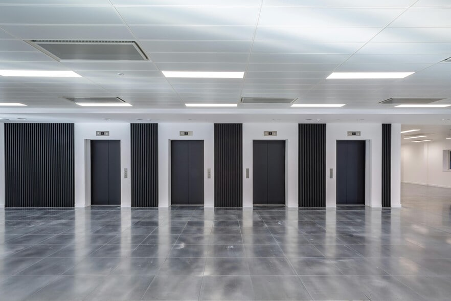 1 Kingsway, London to rent - Building Photo - Image 2 of 53