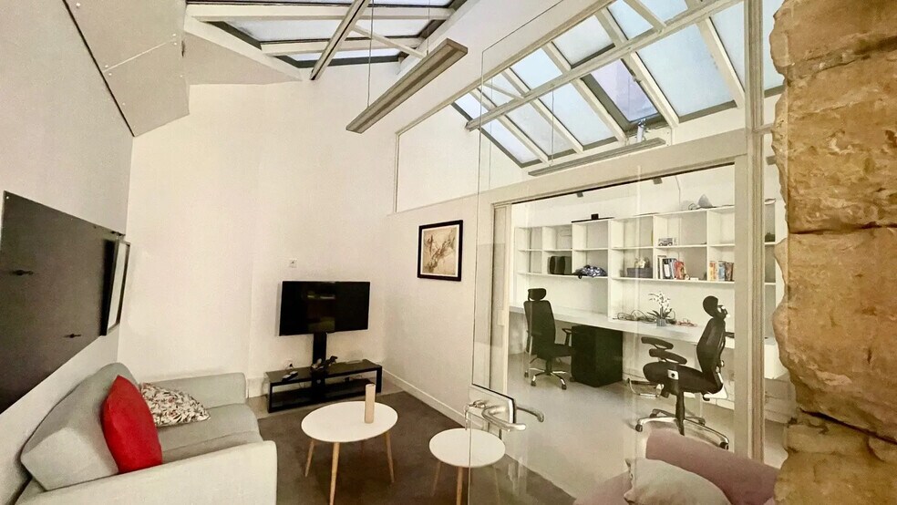 Build-to-Rent in Lyon for sale - Building Photo - Image 3 of 8