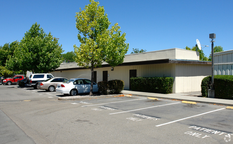 2449 Summerfield Rd, Santa Rosa, CA for sale - Building Photo - Image 2 of 2