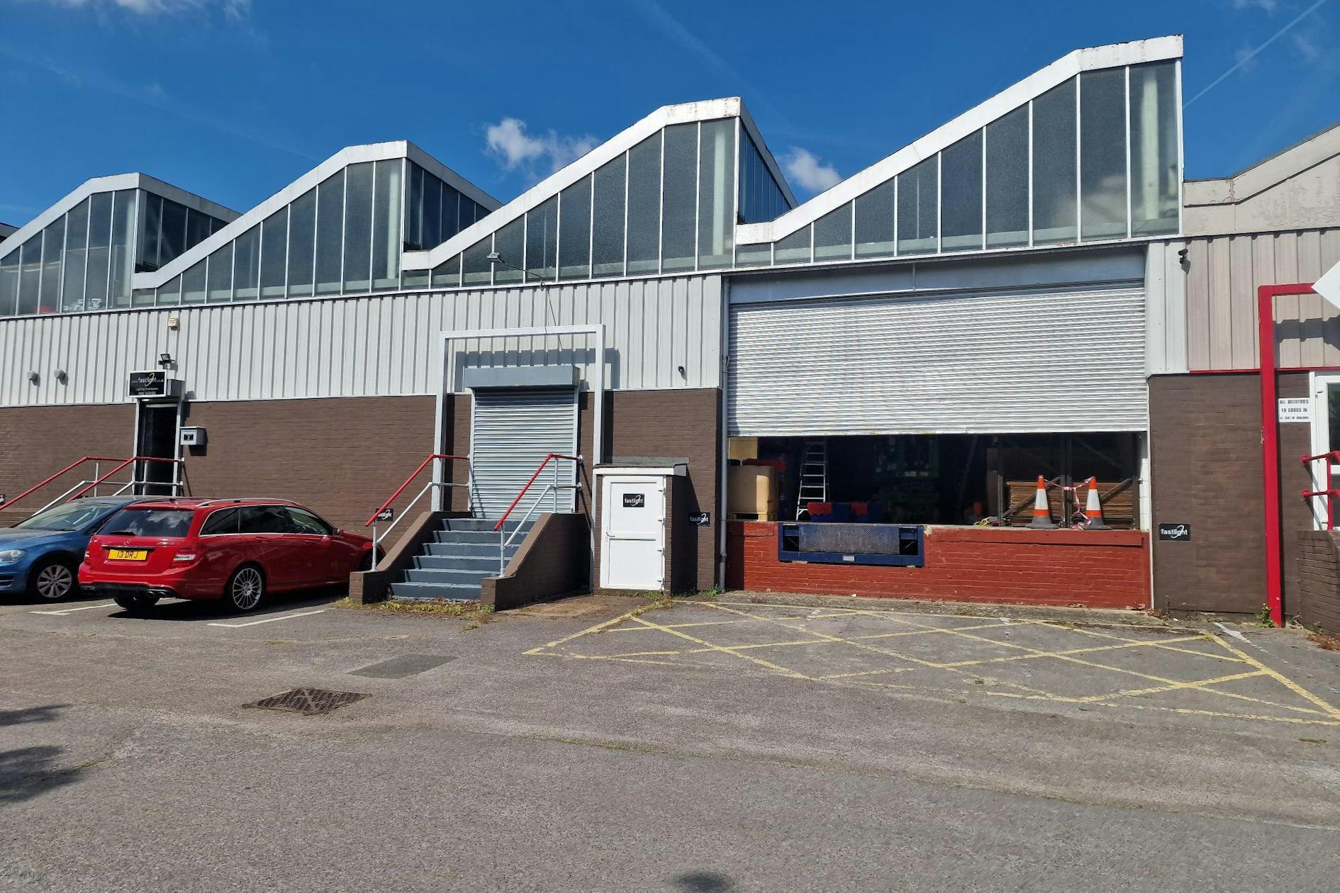 Bessemer Rd, Basingstoke to rent Building Photo- Image 1 of 3