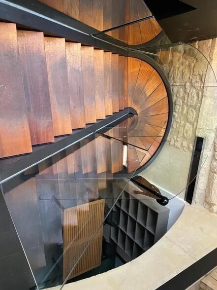 Light Industrial in Bordeaux to rent - Interior Photo - Image 3 of 4