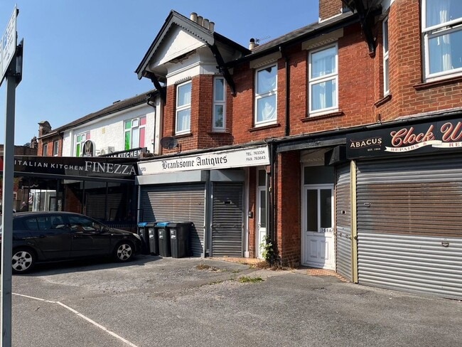More details for 370 Poole Rd, Poole - Retail to Rent