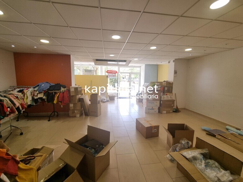 Retail in Ontinyent, Valencia to rent - Building Photo - Image 2 of 5