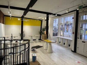 16 Golden Cross, Oxford to rent Interior Photo- Image 1 of 1