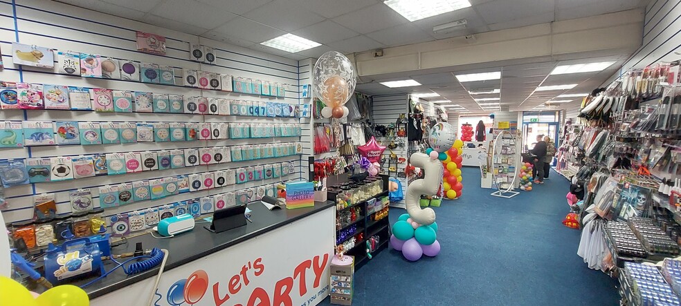 75 Port St, Stirling to rent - Building Photo - Image 2 of 2