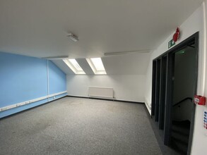 Centre Ct, Pontypridd for rent Interior Photo- Image 2 of 3