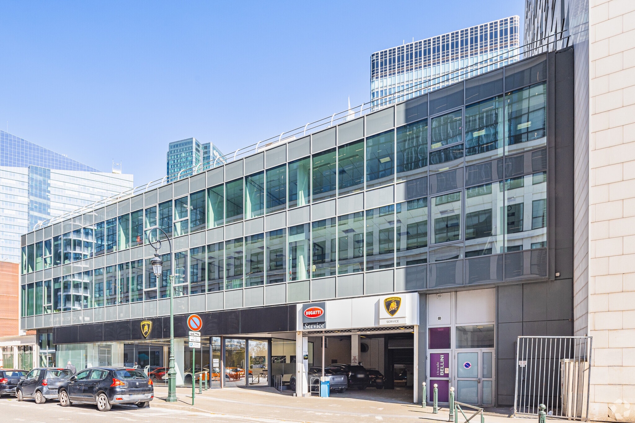 2 Bis Rue Bellini, Puteaux to rent Primary Photo- Image 1 of 4